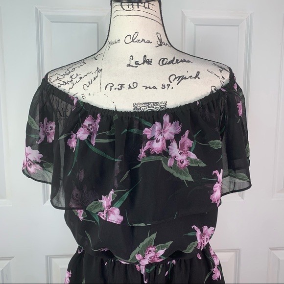 NWT BB Dakota Off the Shoulder Floral Romper - Picture 4 of 17